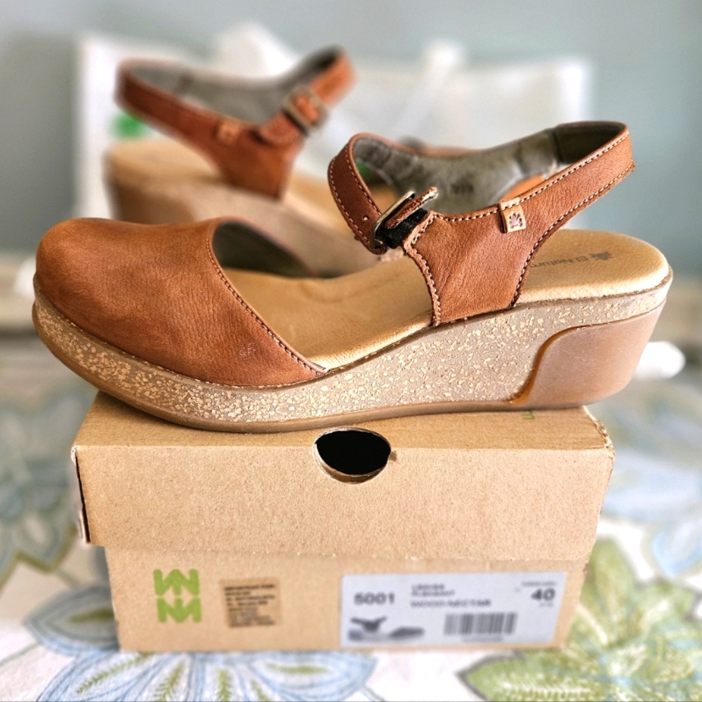 Like New El Naturalista Wedge sandals